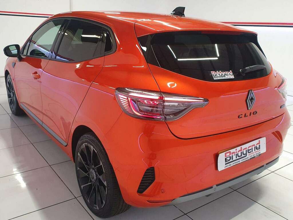 Renault Clio 1.6 E-tech Esprit Alpine Hatchback SB73JJZ Orange #4