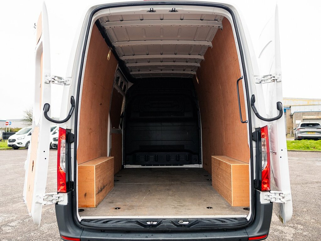 Mercedes-Benz Sprinter Progressive 315 2.0 Cdi 150 Bhp L2 H2 Mwb Euro 6 D KM24CHV White #2
