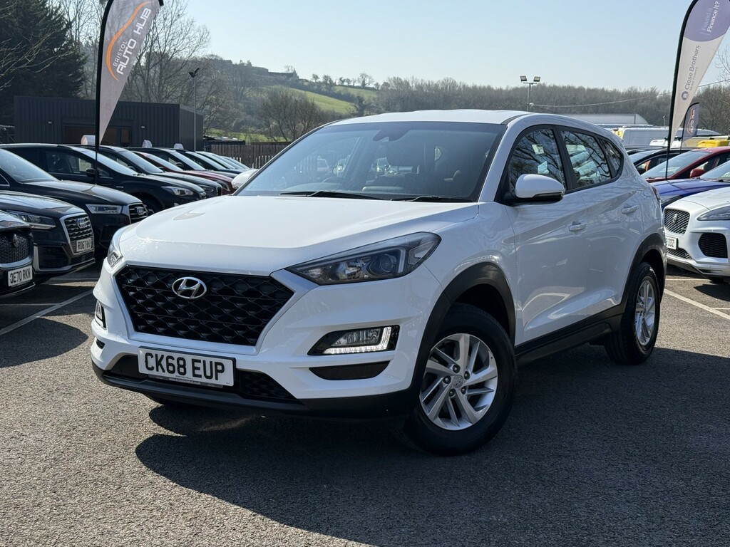 Hyundai Tucson 1.6 Tucson S-connect 1.6 My19 Ulez 5 CK68EUP White #2