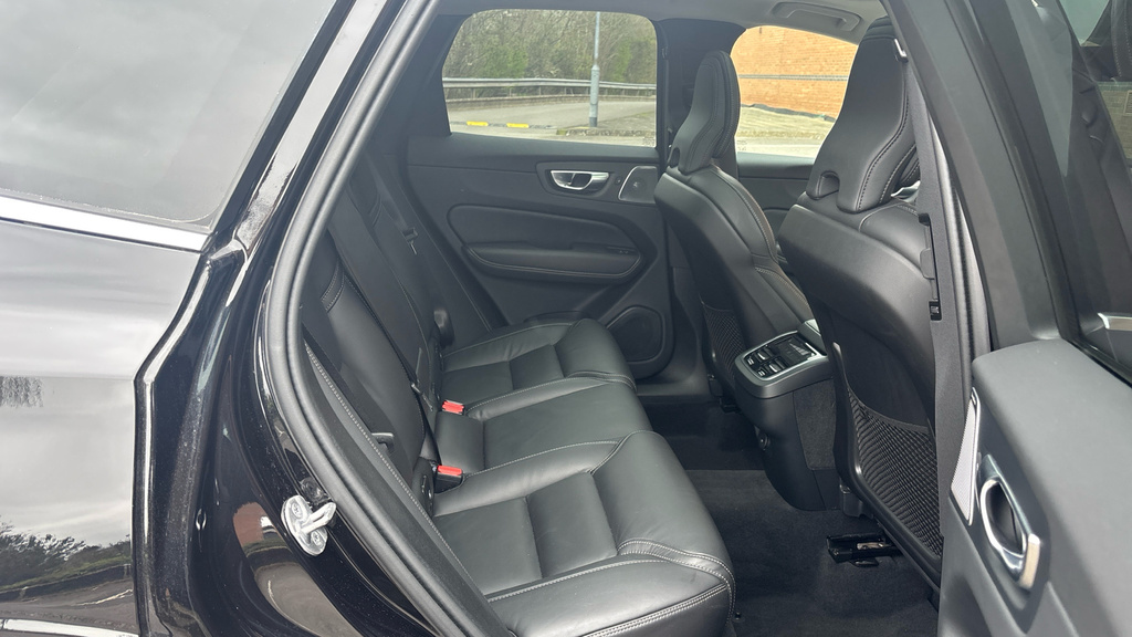 Volvo XC60 Ultra Black #6