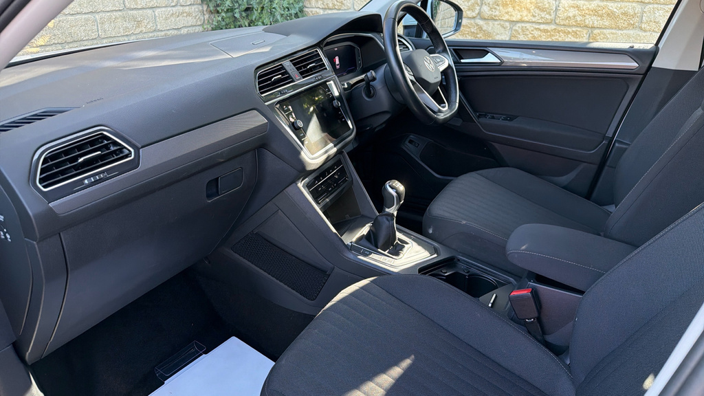 Volkswagen Tiguan Allspace Life White #2