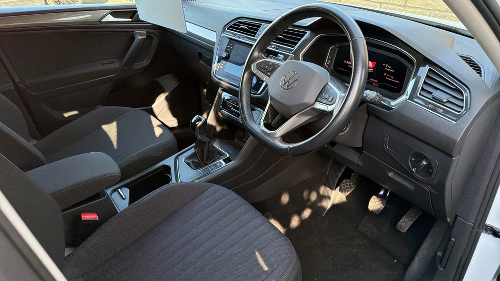 Volkswagen Tiguan Allspace Life White #6