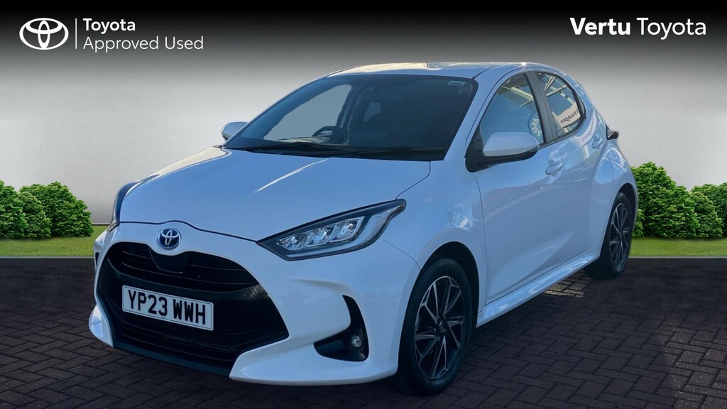 Toyota Yaris Design YP23WWH White #3