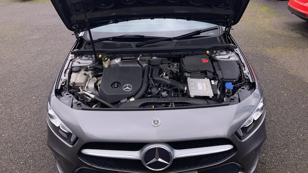 Mercedes-Benz A Class 1.5 A160 Elegance Se 95 Bhp Red #26