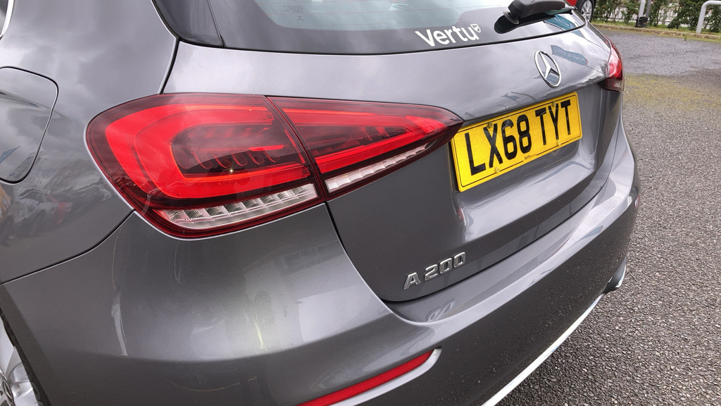 Mercedes-Benz A Class 1.5 A160 Elegance Se 95 Bhp Red #36