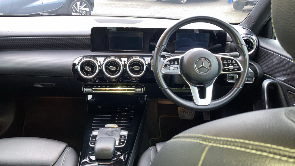 Mercedes-Benz A Class 1.5 A160 Elegance Se 95 Bhp Red #5