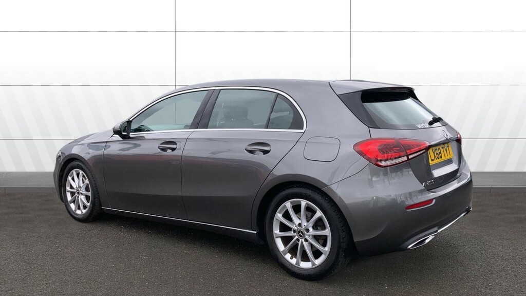 Mercedes-Benz A Class 1.5 A160 Elegance Se 95 Bhp Red #2