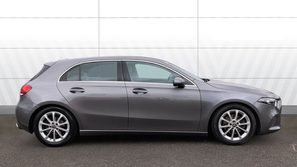 Mercedes-Benz A Class 1.5 A160 Elegance Se 95 Bhp Red #4