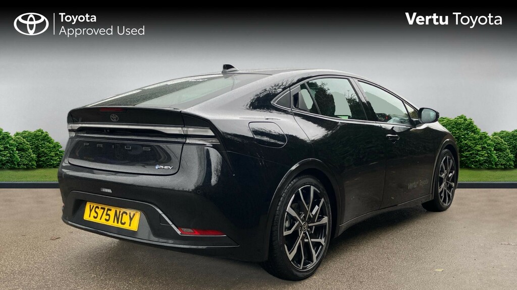Toyota Prius Excel Black #2