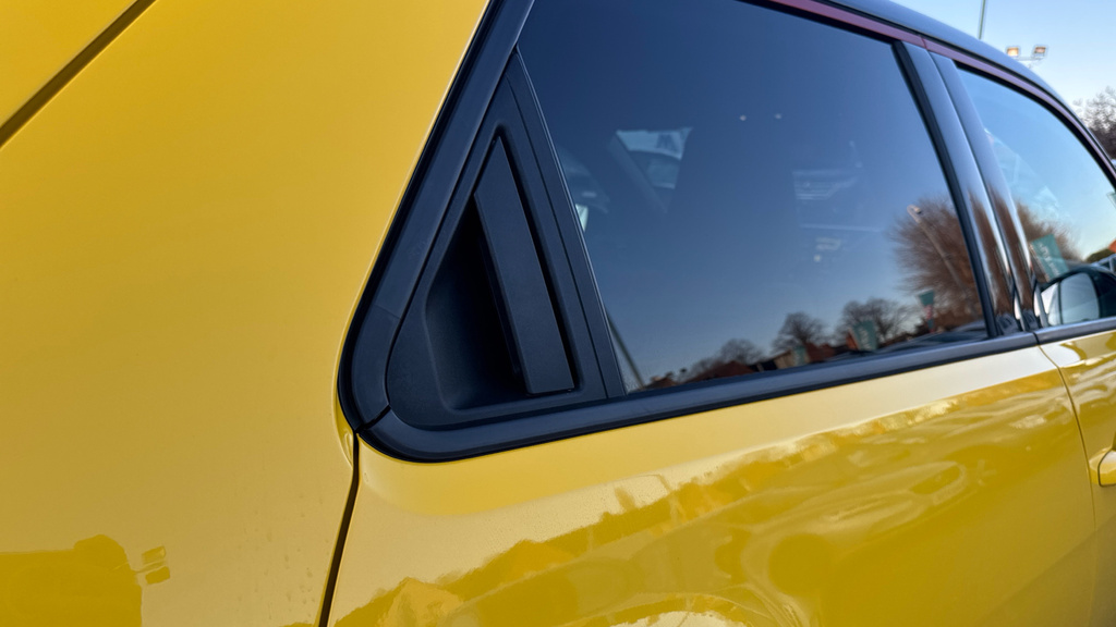 Renault 5 Techno Black #28