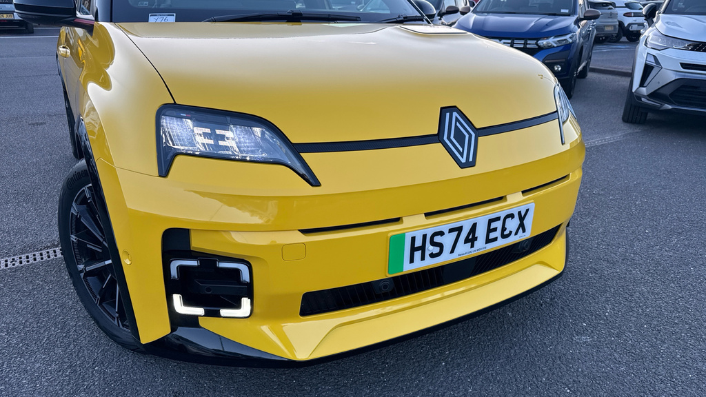 Renault 5 Techno Black #23