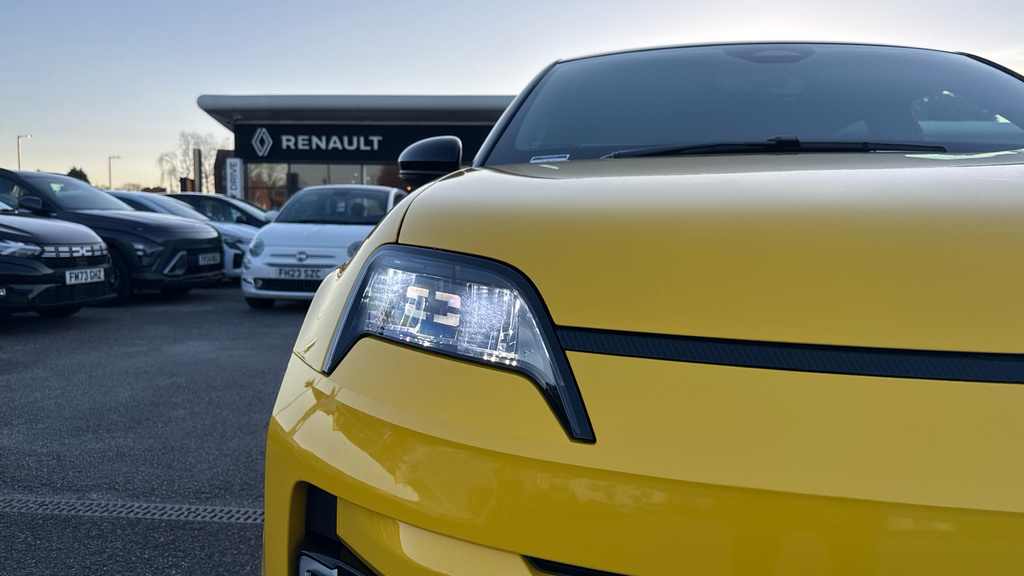 Renault 5 Techno Black #21