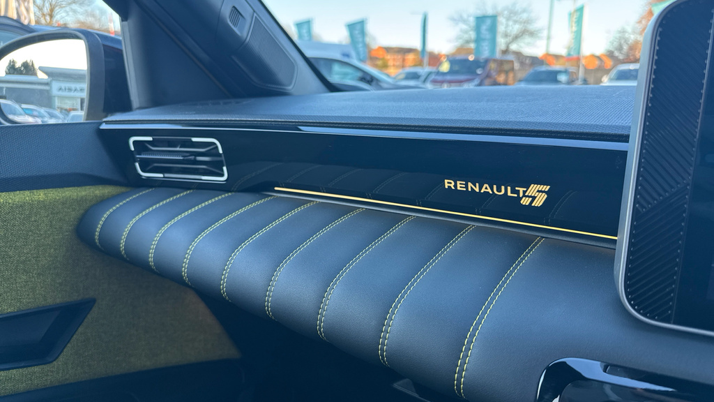 Renault 5 Techno Black #14