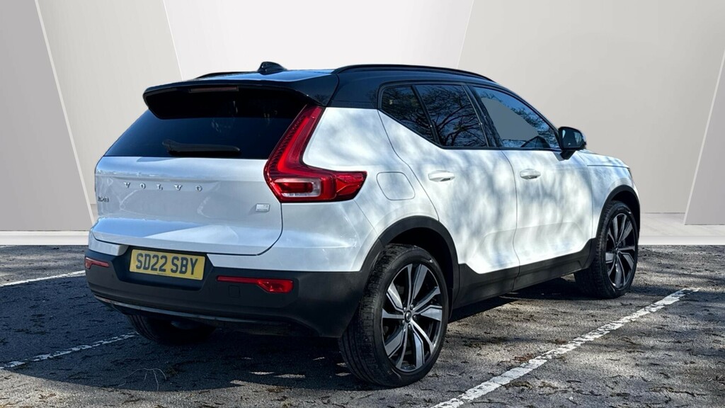 Volvo XC40 R Design Pro SD22SBY White #2
