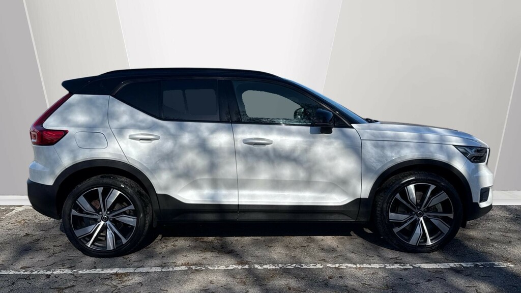 Volvo XC40 R Design Pro SD22SBY White #3