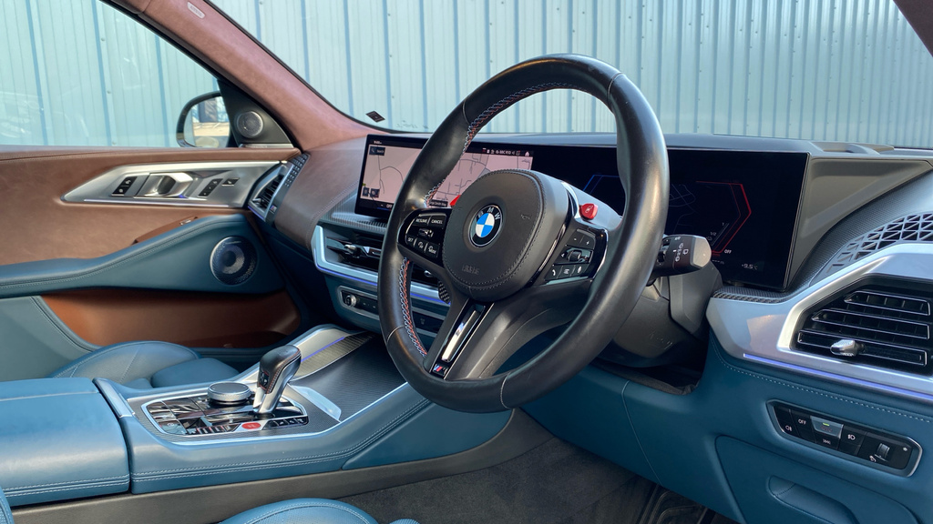 BMW XM Estate YC23UWB Green #6