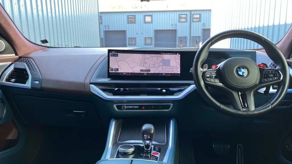 BMW XM Estate YC23UWB Green #4