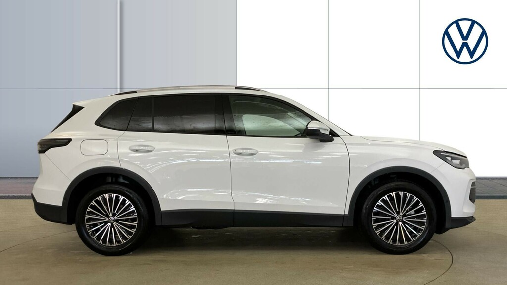 Volkswagen Tiguan Match VN75OOJ White #4