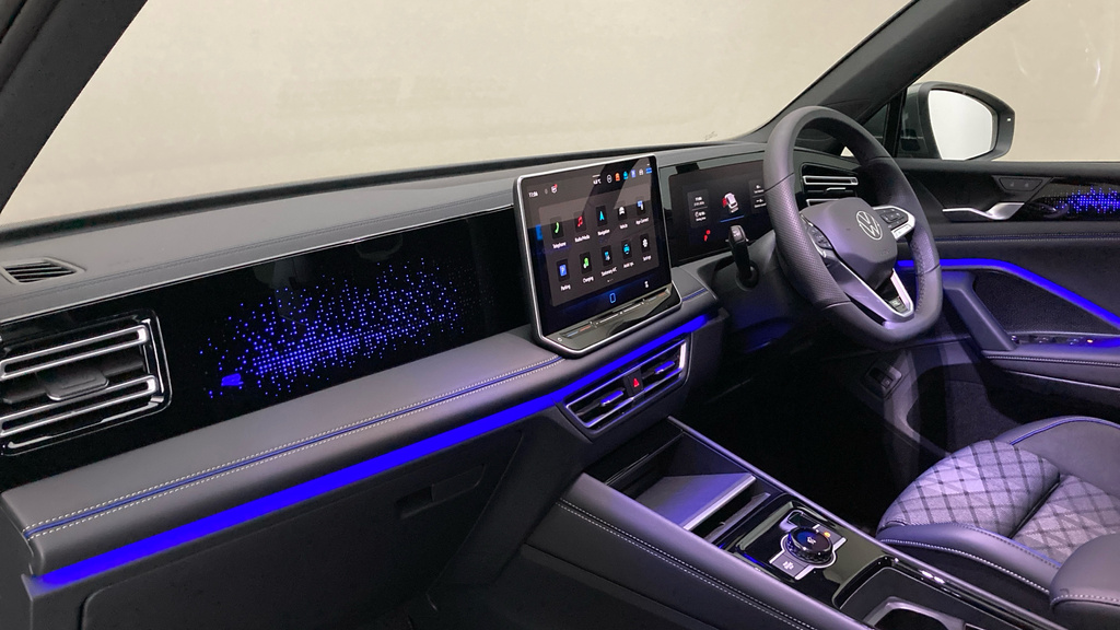 Volkswagen Tiguan R-line YL75DDK Green #2
