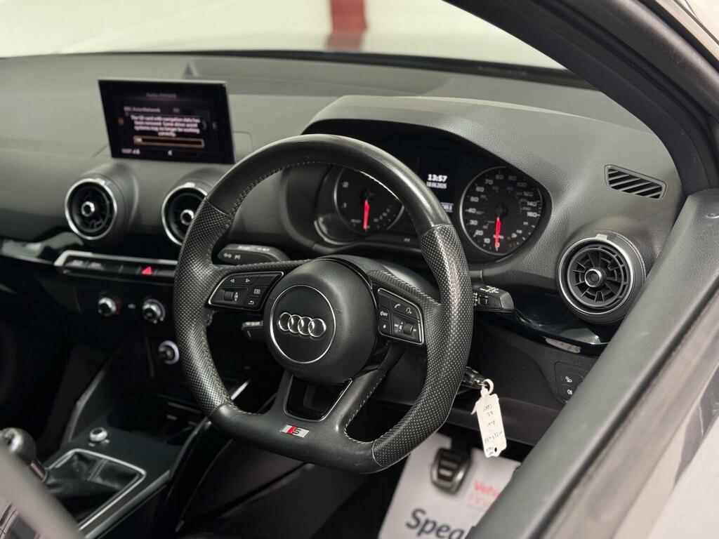 Audi Q2 Suv 1.6 Tdi 30 Black Edition Euro 6 Ss 201 SV69VEH Grey #4