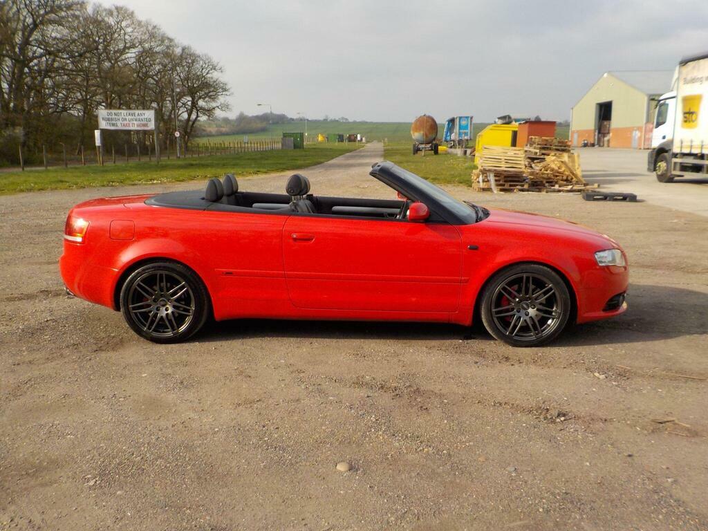 Audi A4 Cabriolet 2.0 Tfsi Final Edition Red #3
