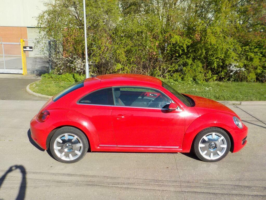 Volkswagen Beetle 2.0 Tdi Design Euro 5 FJ13OFL Red #3