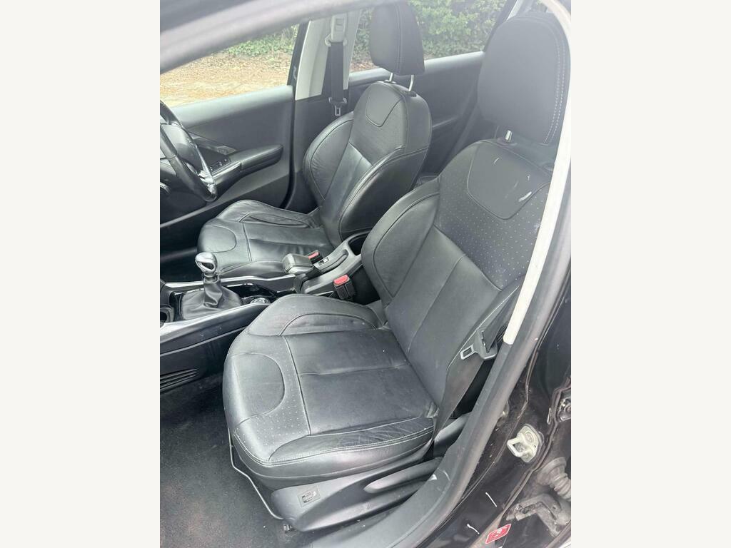 Peugeot 2008 1.6 E-hdi Feline Euro 5 S S Black #4
