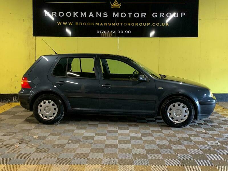 Volkswagen Golf 1.6 S Hatchback  #4