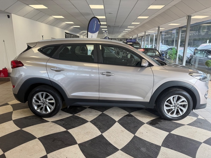Hyundai Tucson Crdi Se Blue Drive EK66XJM Beige #4