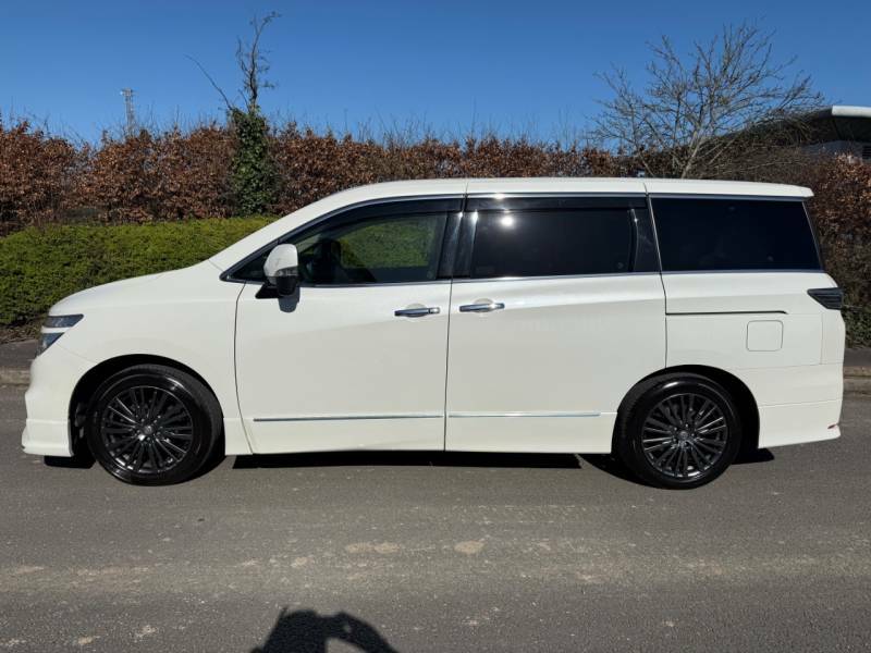 Nissan Elgrand Highway Star Urban Chrome - 2018 68 White #4