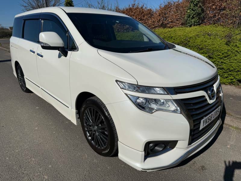 Nissan Elgrand Highway Star Urban Chrome - 2018 68 White