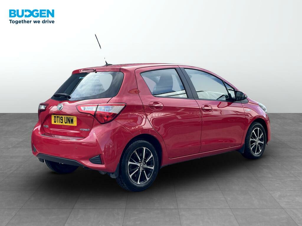 Toyota Yaris 1.5 Vvt-h Icon Tech E-cvt Euro 6 Ss DT19UNW Red #6