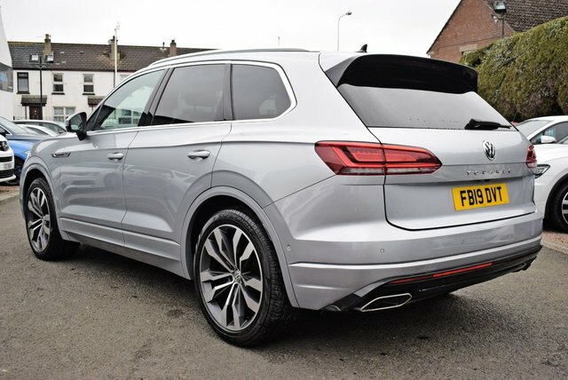 Volkswagen Touareg 3.0 Tdi V6 R-line Suv Tiptronic 4Motion FB19DVT Silver #5