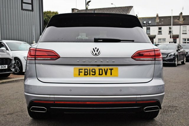 Volkswagen Touareg 3.0 Tdi V6 R-line Suv Tiptronic 4Motion FB19DVT Silver #4