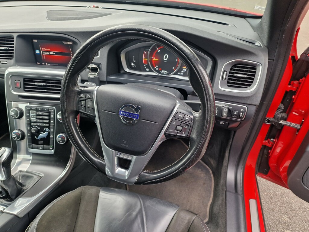 Volvo V60 2.0 R-design Nav D4 YT18FOC Red #6