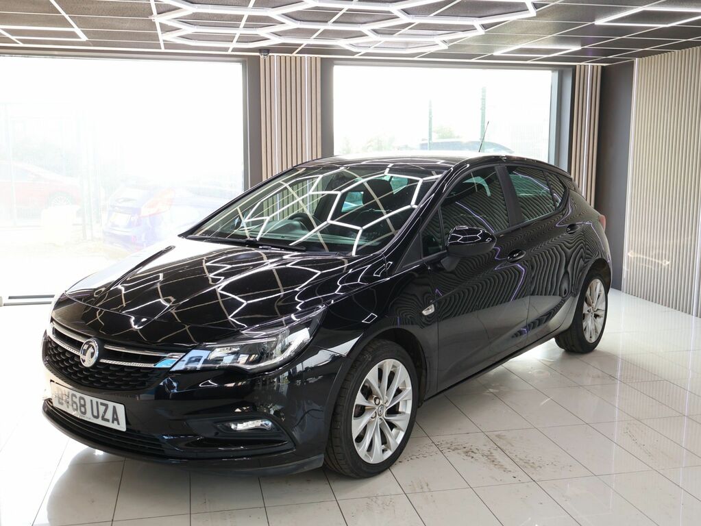 Vauxhall Astra 2018 1.4I Turbo Design Hatchback DV68UZA Black #2