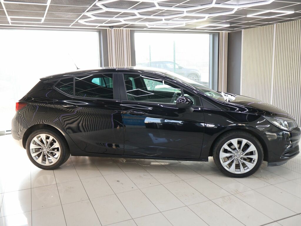 Vauxhall Astra 2018 1.4I Turbo Design Hatchback DV68UZA Black #4