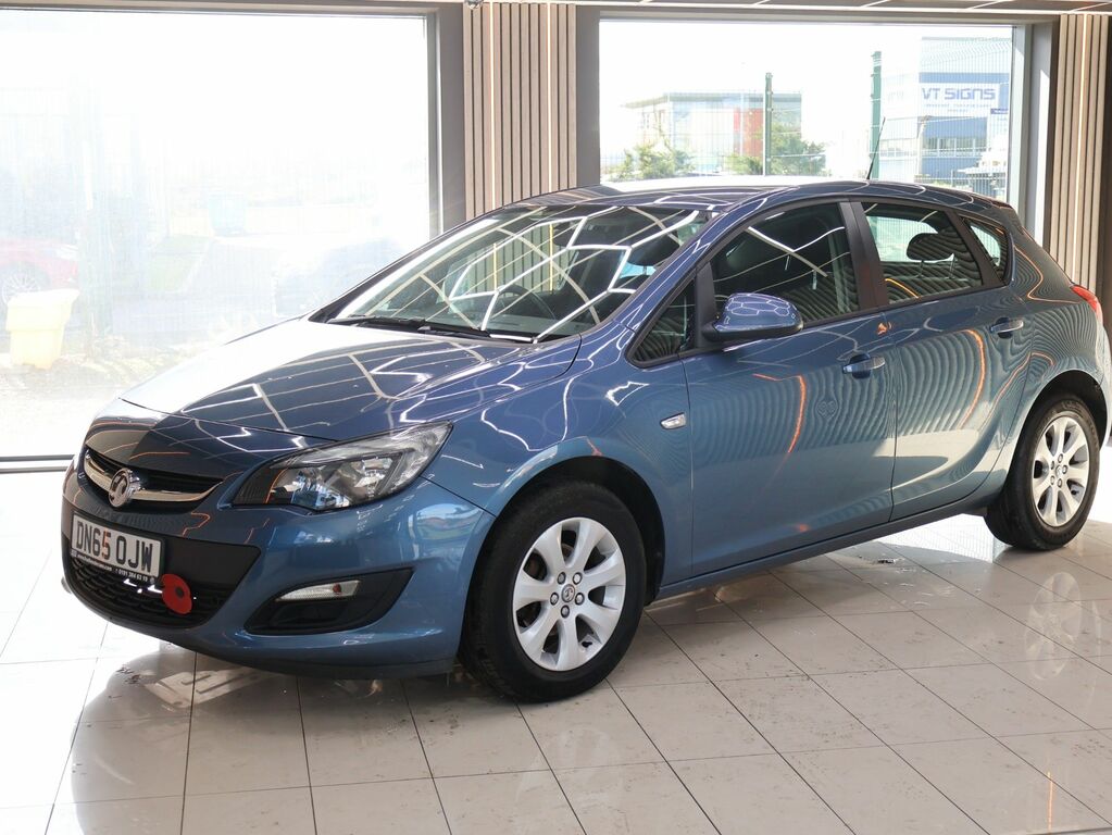 Vauxhall Astra 2015 1.4I Design Hatchback Euro DN65OJW Blue #4