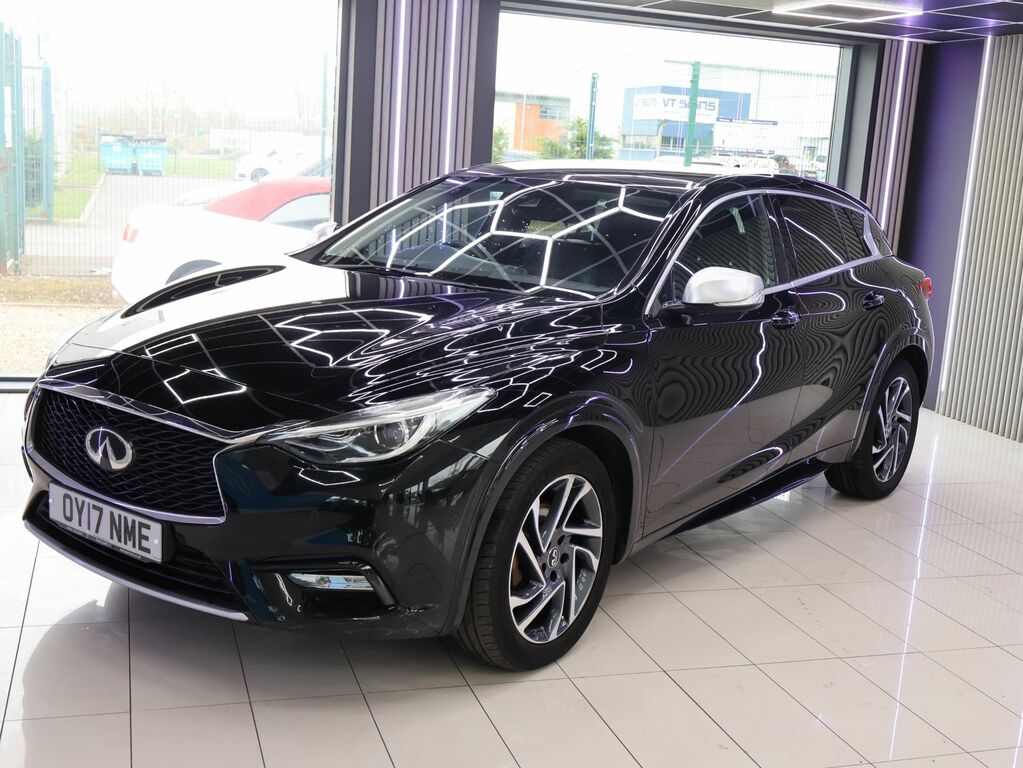 Infiniti Q30 2017 1.5D City Black Edition Hatchback OY17NME Black #3