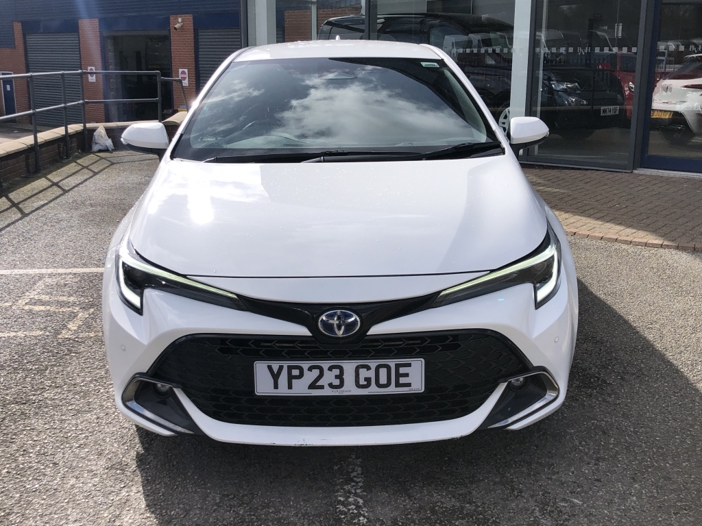 Toyota Corolla Hybrid Hatchback 1.8 Design YP23GOE White #2