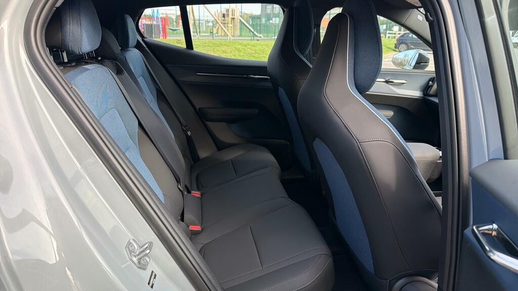 Volvo EX30 Plus 428 Awd Twin Motor Performance  Grey #6