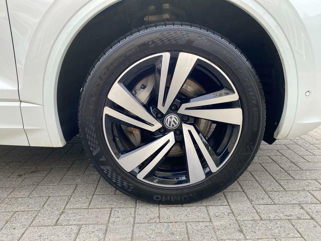 Volkswagen Touareg 3.0 V6 Tsi 4Motion R-line Tech Tip White #6