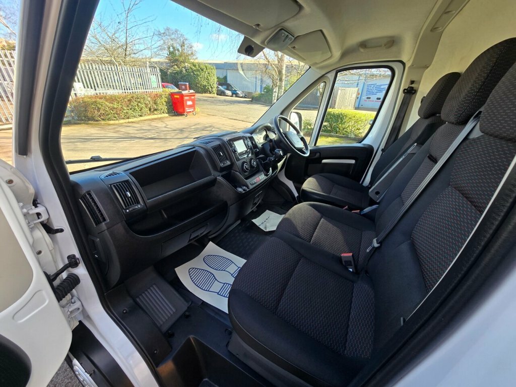 Peugeot Boxer 2.2L Professional White #2