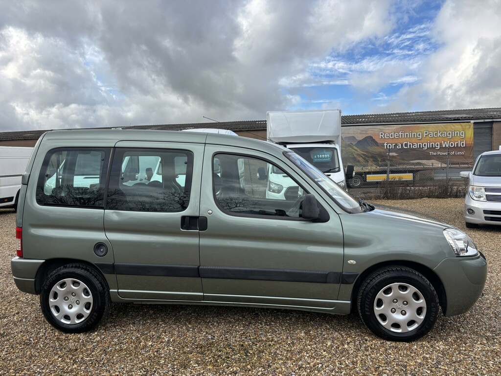 Peugeot Partner Wheelchair Accessible Vehicle 5 Seat Wav Wheelchai SF09BHW Green #2