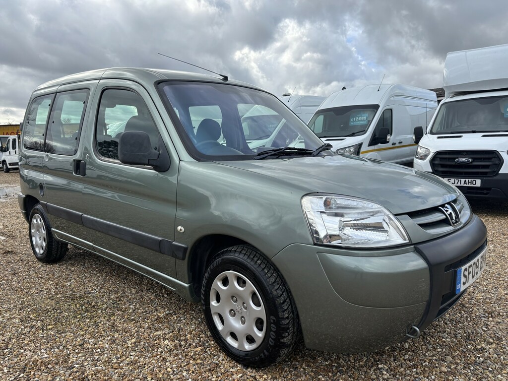 Peugeot Partner Wheelchair Accessible Vehicle 5 Seat Wav Wheelchai Green