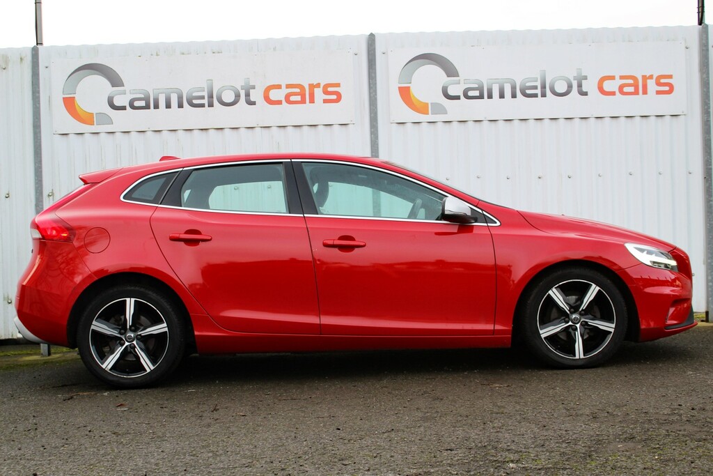 Volvo V40 Hatchback 2.0 R-design D2 2016 YD66LYC Red #5