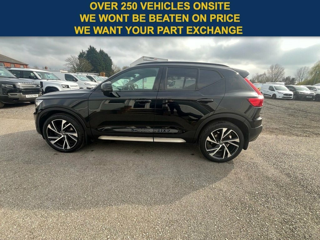 Volvo XC40 2L R-design Pro YN19FGS Black #2