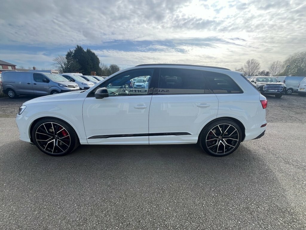 Audi SQ7 4L Black Edition White