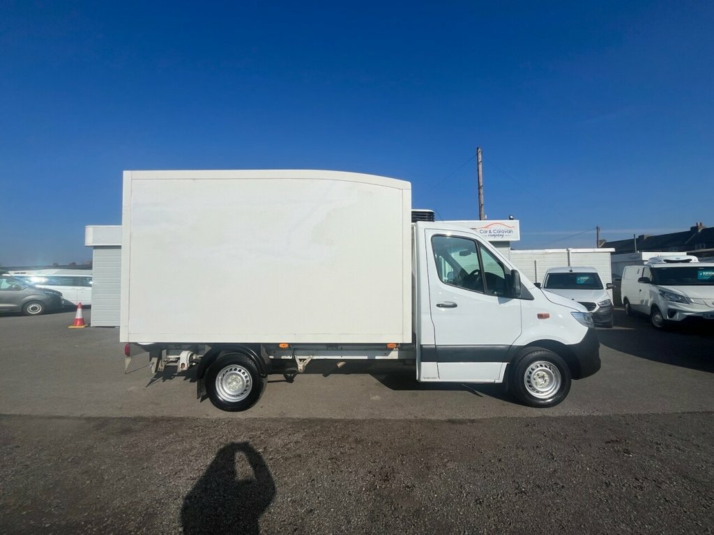 Mercedes-Benz Sprinter 2L Progressive PJ70JZE White #3
