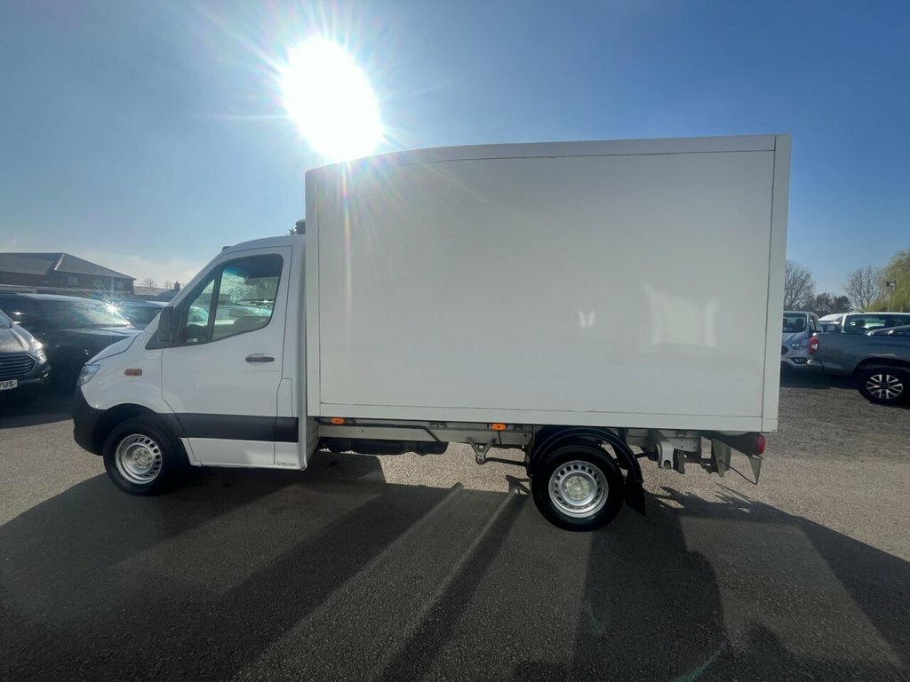 Mercedes-Benz Sprinter 2L Progressive PJ70JZE White #2